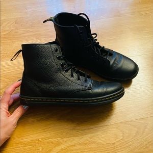 Dr. marten leyton boots